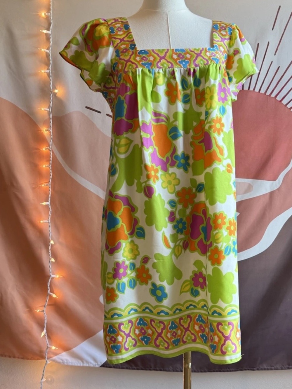 Milly Silk Dress Floral Multicolor Square Neck Size 8 Colorful Floral Retro Mod